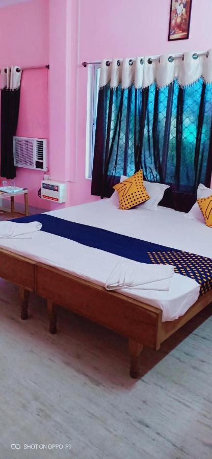 Hotel Gunjan Puri Luaran gambar