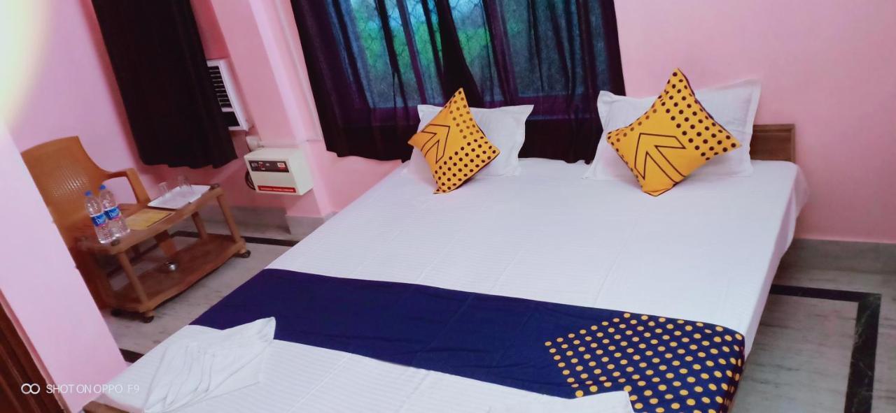 Hotel Gunjan Puri Luaran gambar