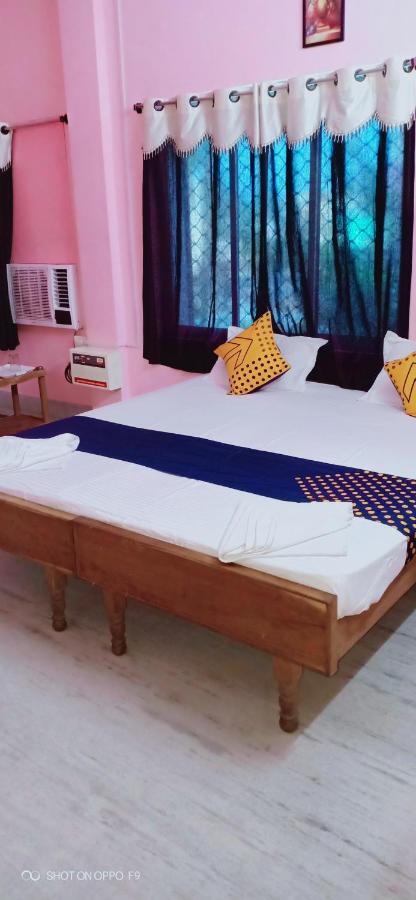 Hotel Gunjan Puri Luaran gambar