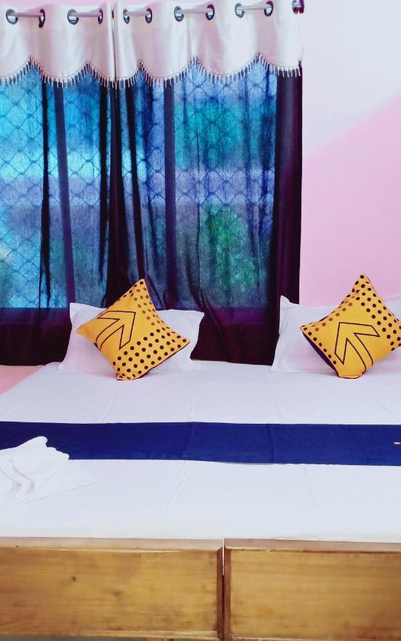 Hotel Gunjan Puri Luaran gambar