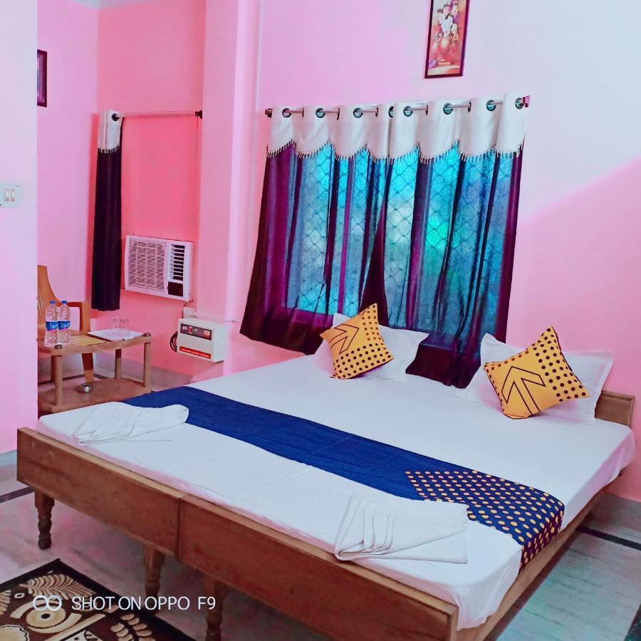 Hotel Gunjan Puri Luaran gambar