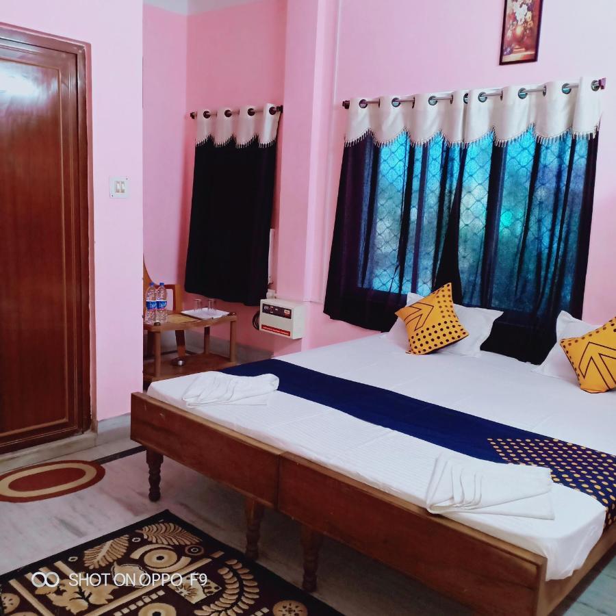 Hotel Gunjan Puri Luaran gambar