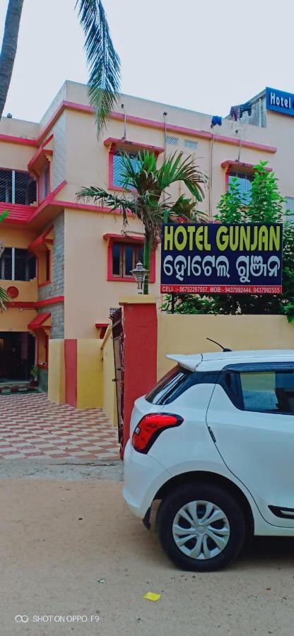 Hotel Gunjan Puri Luaran gambar